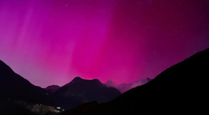 Valmalenco: L’Italia Sotto lo Spettacolo delle Luci: Aurora Boreale nella Valmalenco